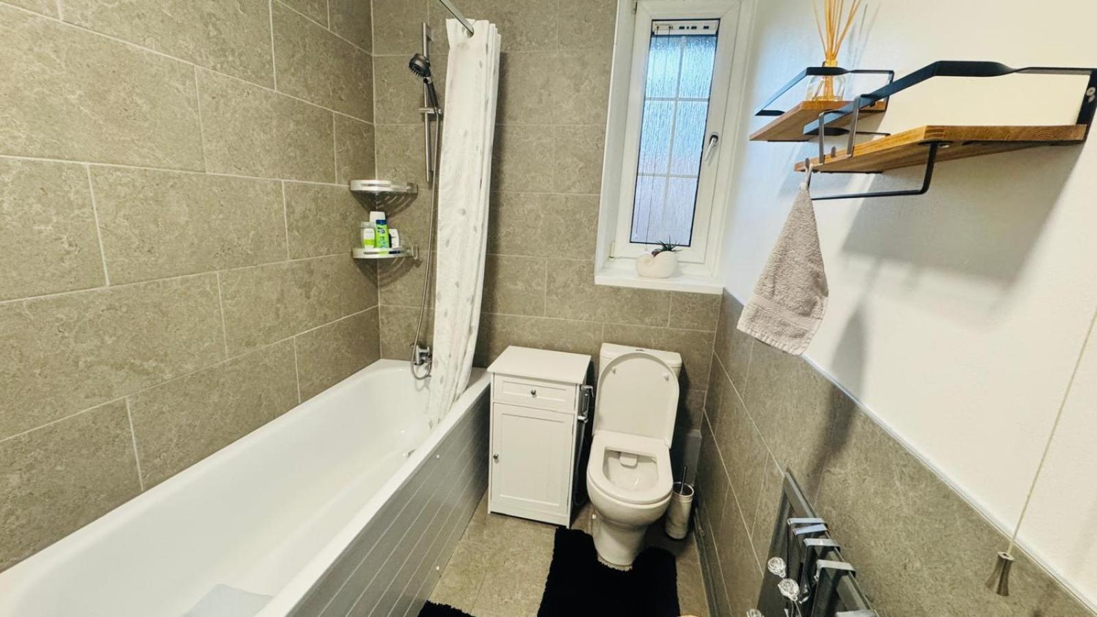 Gorgeous Rooms Near Canary Wharf London Exterior photo